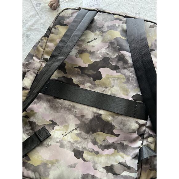 Lululemon Backpack New With Tags Camo Everyday Backpack 2.0 - Picture 10 of 10
